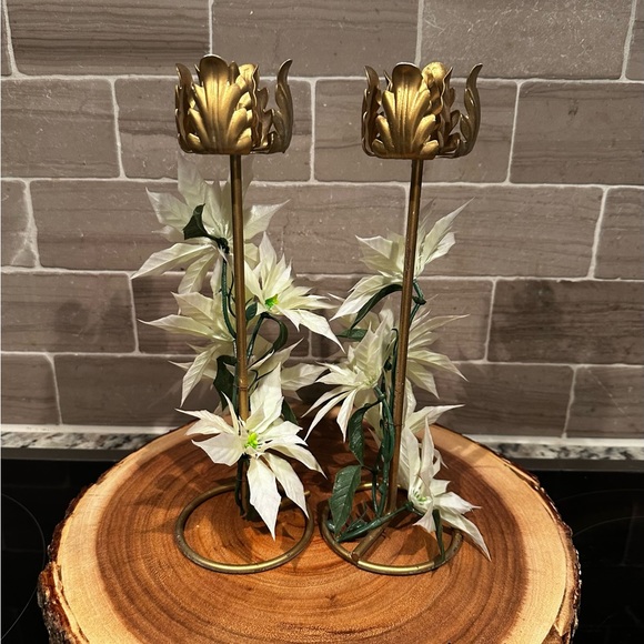 Set of 2 Vintage Brass Look Candle Holders w/Artificial White Poinsettias - Picture 5 of 9